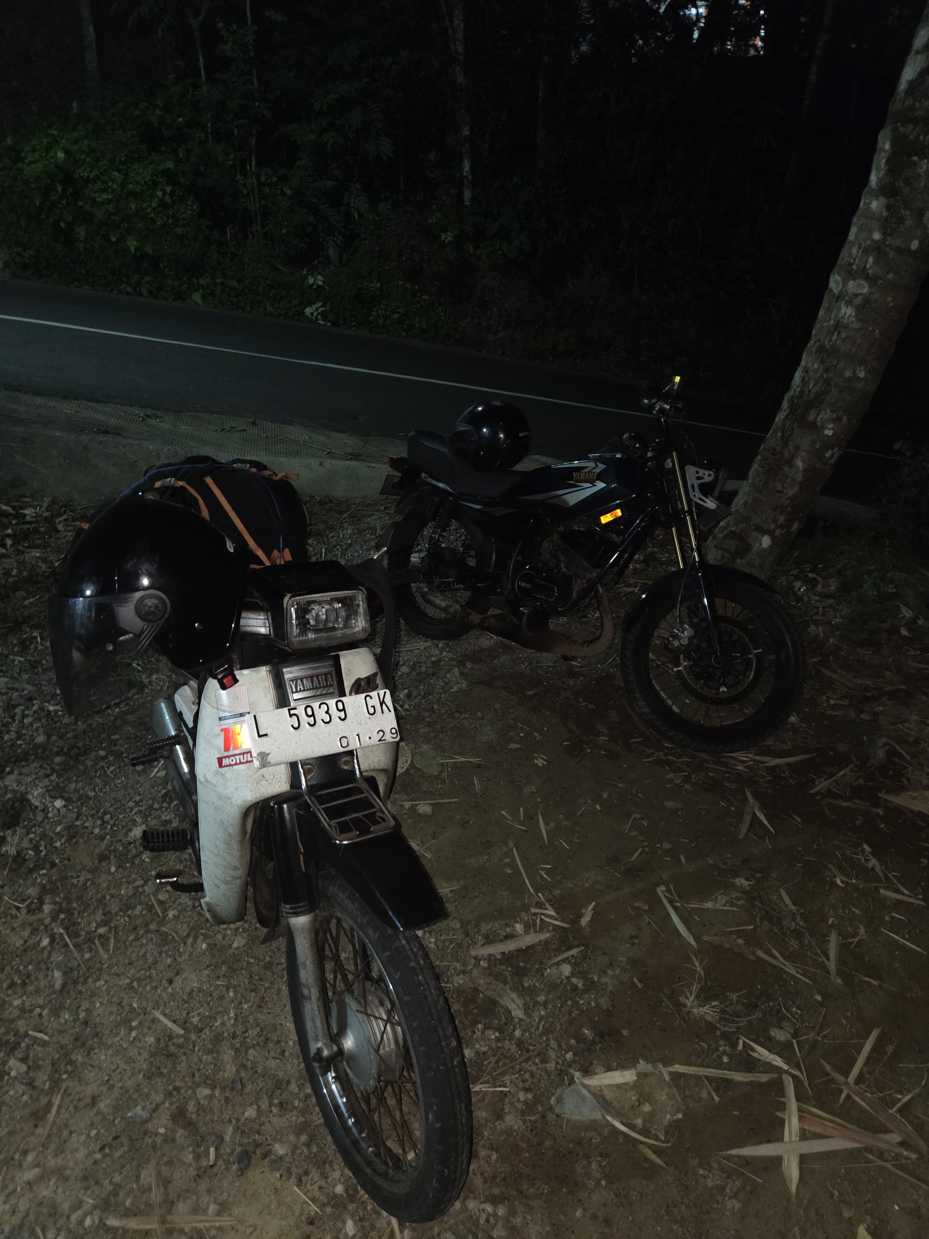 Mendinginkan mesin dan rem.