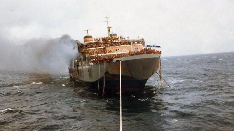 Featured image of post Iwan Fals — Mengabadikan tragedi lewat nada